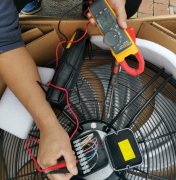 医院机房精密空调冷凝器风机更换